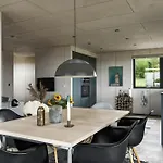 Minimalist With Stunning Sea View *