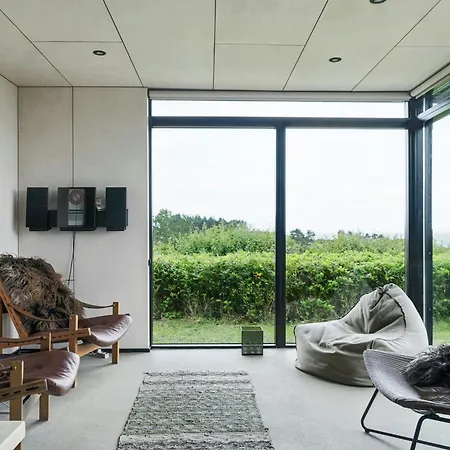 Minimalist With Stunning Sea View Ferienhaus
