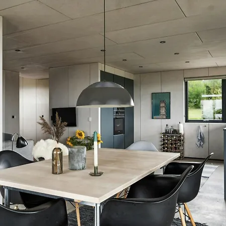 Minimalist With Stunning Sea View *