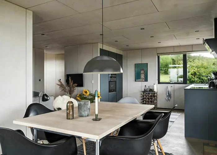 Minimalist With Stunning Sea View *